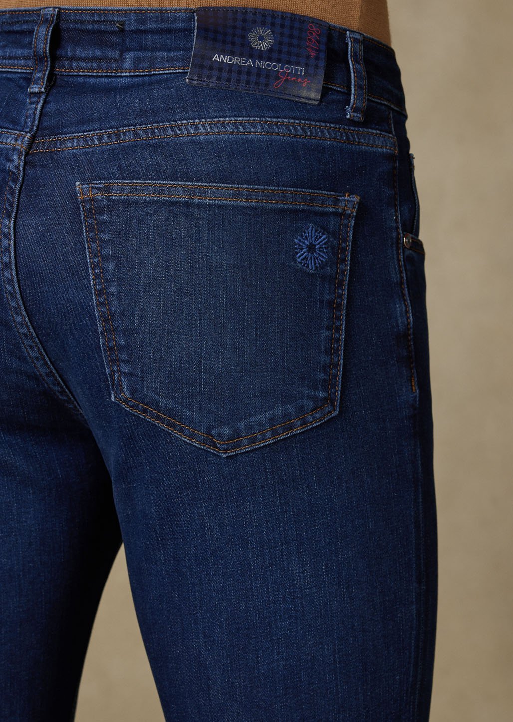 How to Combine Men's Linen Shirt Models?